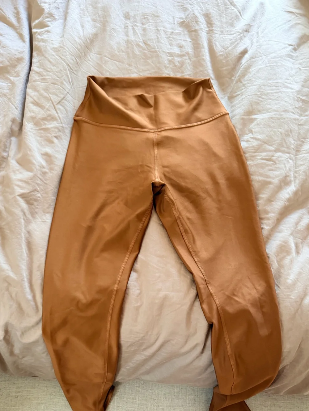 ALO Yoga High-Rise Leggings in Camel Brown